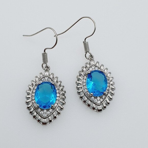 💥   925 Silver Plated Round Flower CZ Stud Earrings For Women, FB16FA1158 - Picture 3 of 4